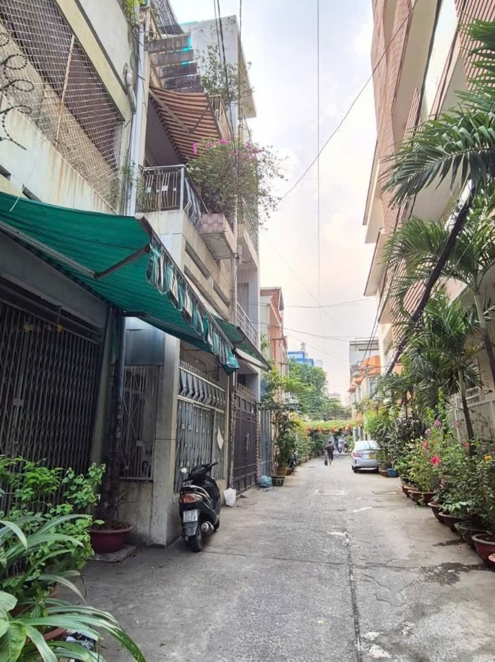 Nhà 2MT Nguyễn Kiệm Gò Vấp 70m² - 3 Tầng, Hẻm 6m, Gần Sân Bay