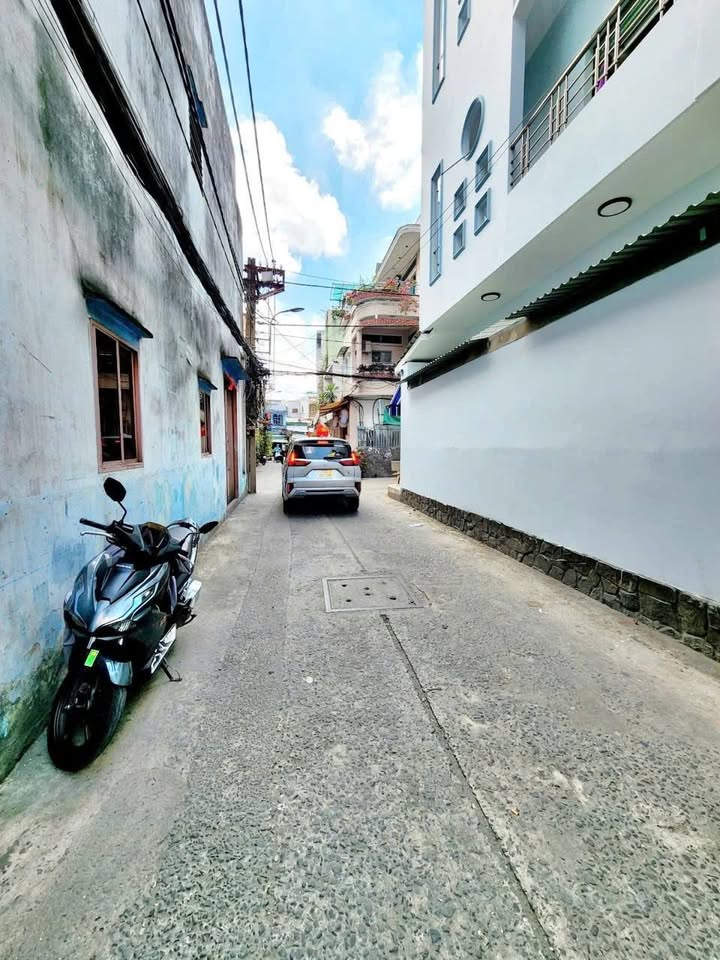 Nhà Hẻm Xe Hơi 5m Lạc Long Quân, Q11 - 5 Tầng, Nở Hậu 5.4m - Giá 9.4 Tỷ