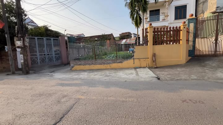 Đất nền Thạch Thất 100m² < 4 tỷ - Sổ đỏ chính chủ, tiềm năng tăng giá!