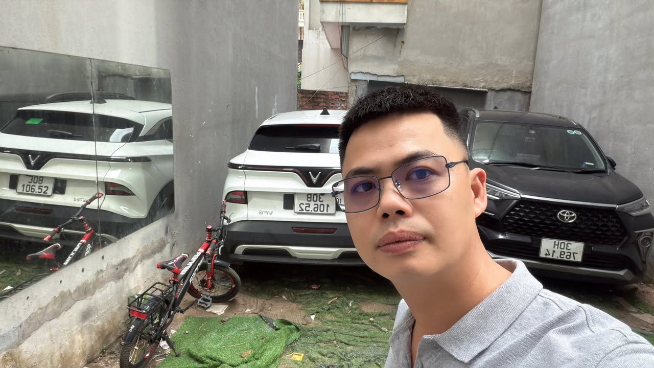 Nhà riêng Long Biên 35m² - Ô tô vào tận nhà, gần AEON Mall!