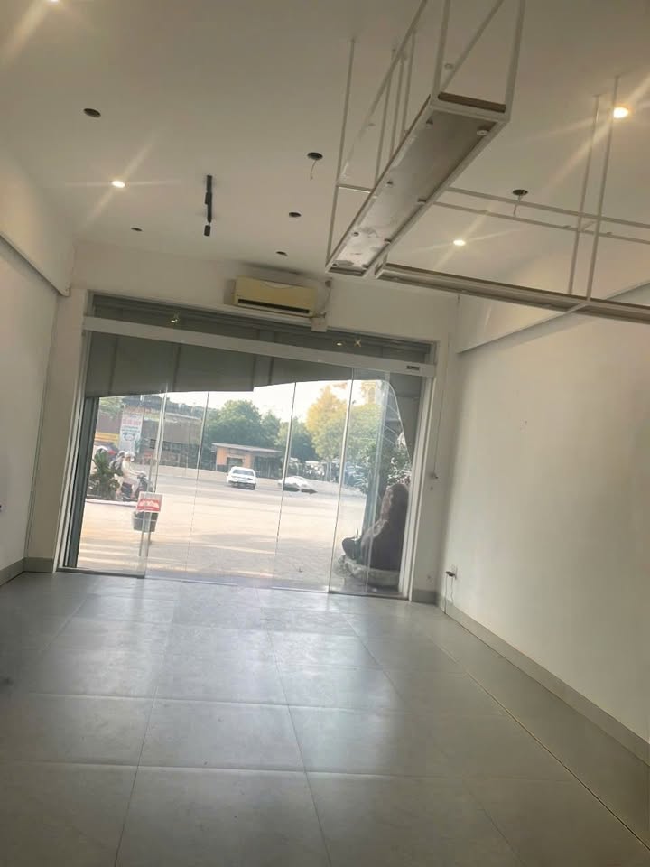 Mặt bằng kinh doanh đồ khô Ninh Xá - 9 triệu/tháng