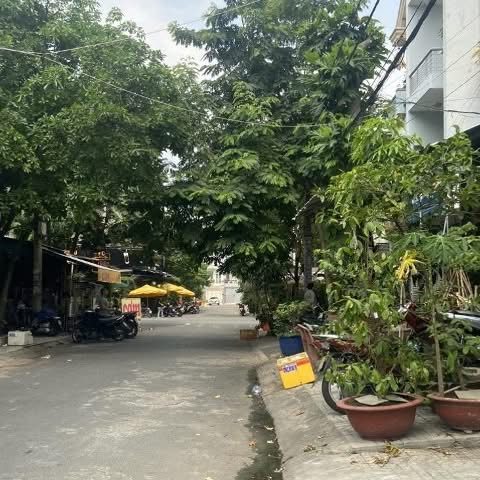 Nhà Phố Mặt Tiền DC11 Tân Phú 100m² giá 12 tỷ - Mặt tiền kinh doanh đắc địa!