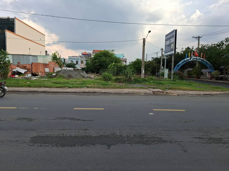 Đất nền Bến Lức 82.5m² giá 4.5 tỷ - Lô góc đối diện Happyland!