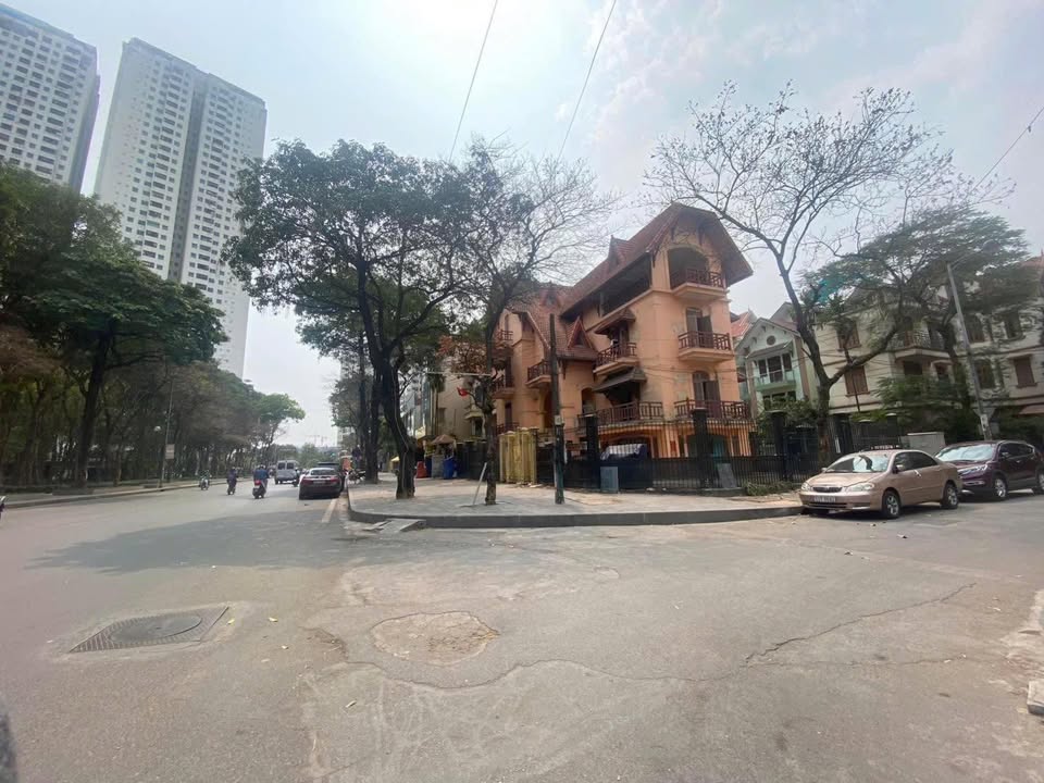 Nhà Phố Lê Đức Thọ Hà Đông 300m² - Mặt tiền kinh doanh đắc địa!