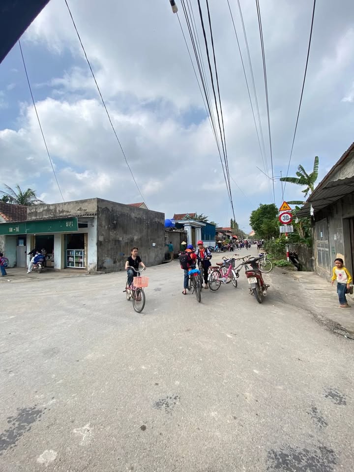 Đất nền Xóm 9 Hậu Thành 713m² - Sổ đỏ chính chủ, tiềm năng tăng giá!