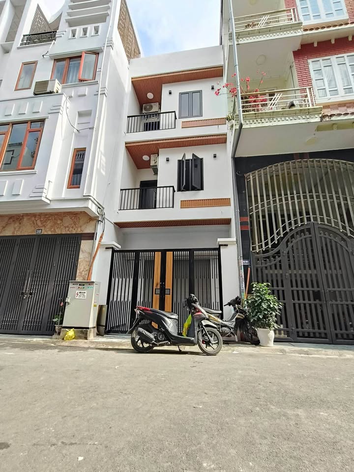Nhà 67m² 3.5 Tầng Sân Cổng Riêng Trần Nguyên Hãn, Hải Phòng - Giá Tốt