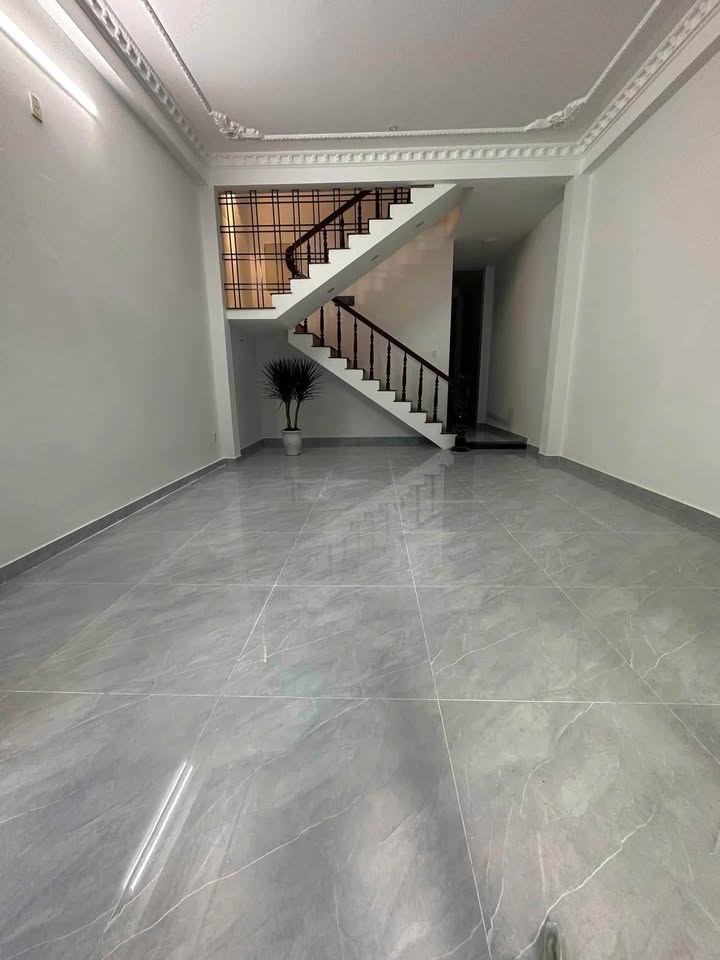 Nhà riêng Hòa Cường Bắc 82.5m² - Ô tô vào tận nhà, 8 tỷ!