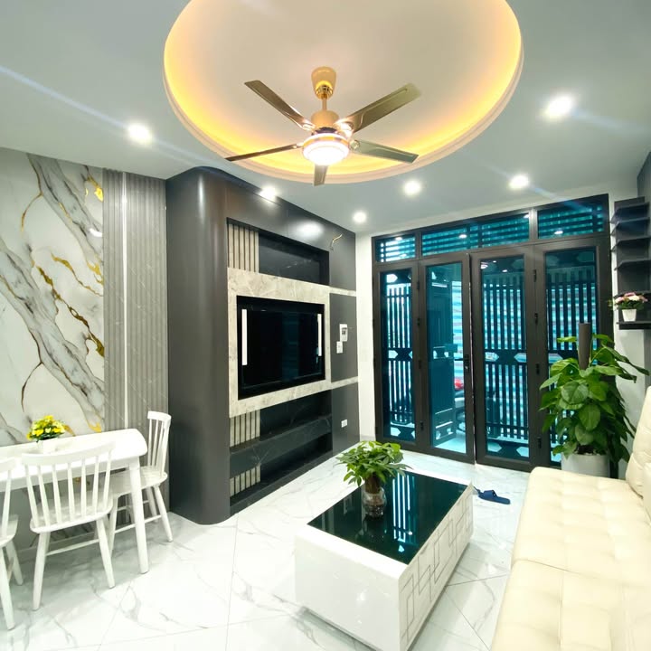 Nhà 5 tầng Quang Trung Hà Đông 42m² - Giảm Sốc 800 Triệu, Ô Tô Vào Nhà
