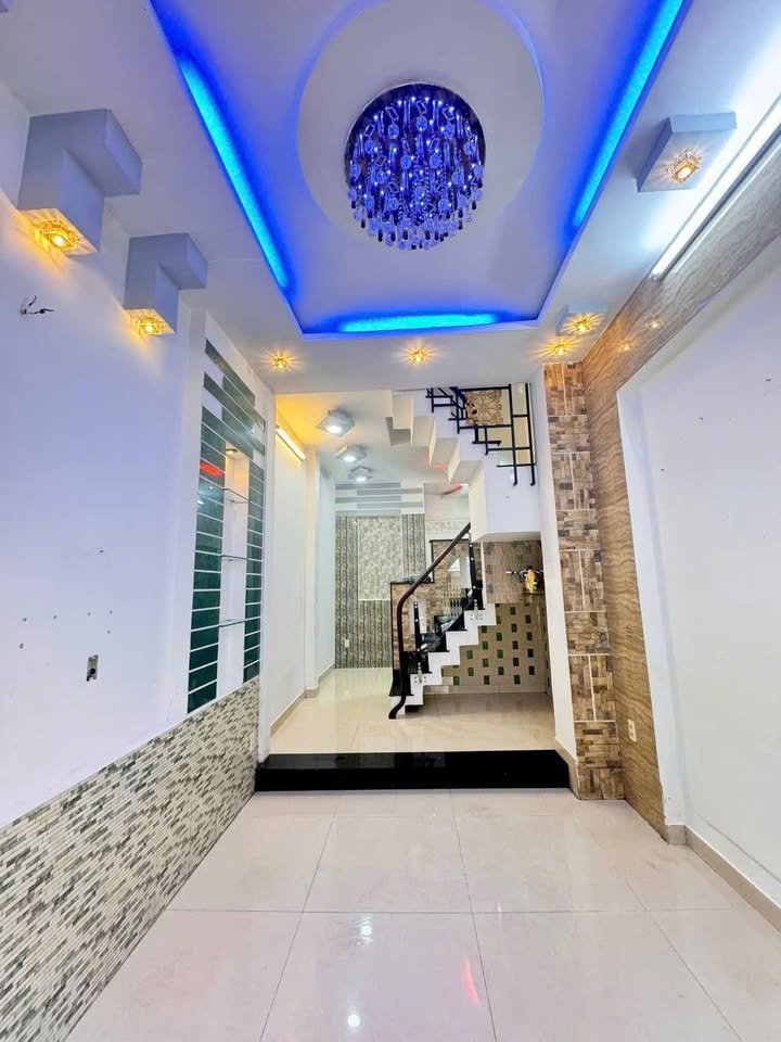 Nhà Riêng Quận 3 27m² giá 7 tỷ - Vị trí đẹp, trung tâm sầm uất!