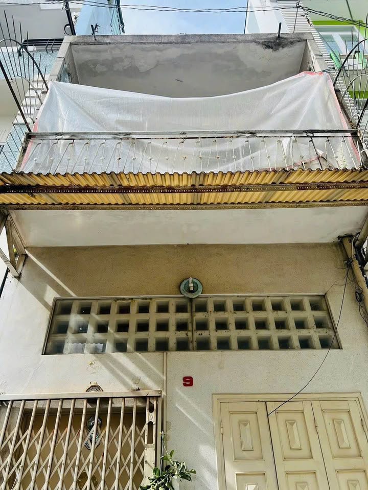 Nhà Riêng Quận 1 63m² giá 16.5 tỷ - 2 Mặt Tiền Hẻm VIP!