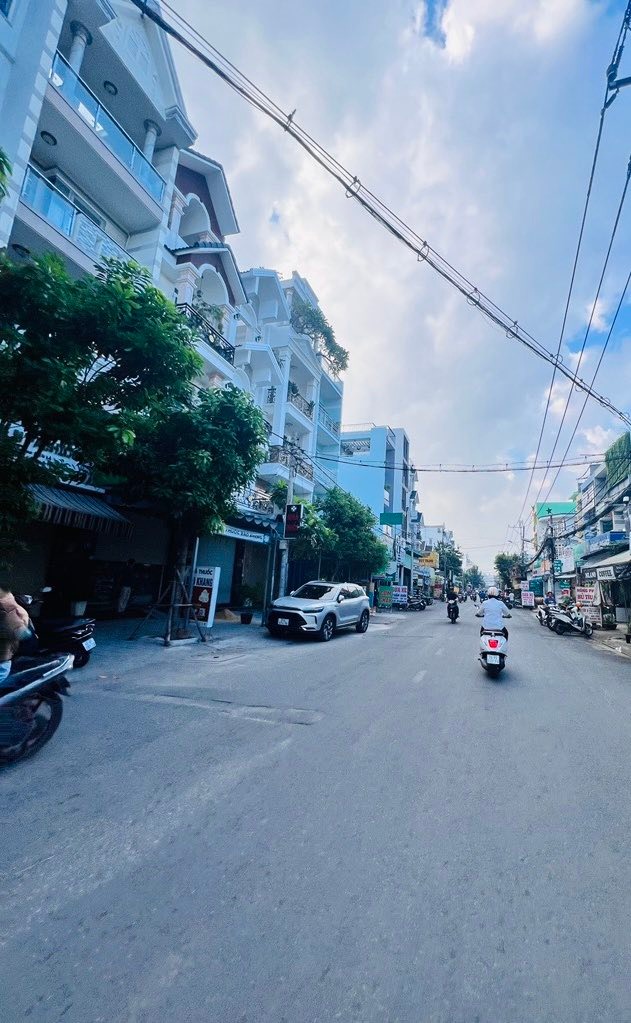 Nhà phố mặt tiền Aeon Tân Phú 70m² 4 tầng - Kinh doanh đắc địa!