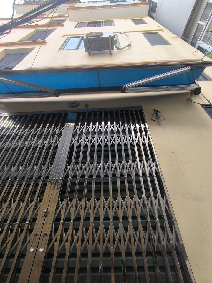 Nhà riêng Cổ Nhuế 41m² - Sổ đỏ sẵn, 30m ra phố, giá 7.2 tỷ!