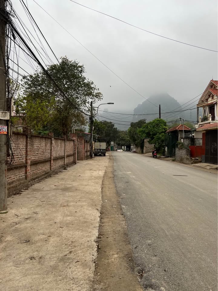 Đất nền TP Hòa Bình 1500m² - Sổ đỏ chính chủ, tiềm năng sinh lời!