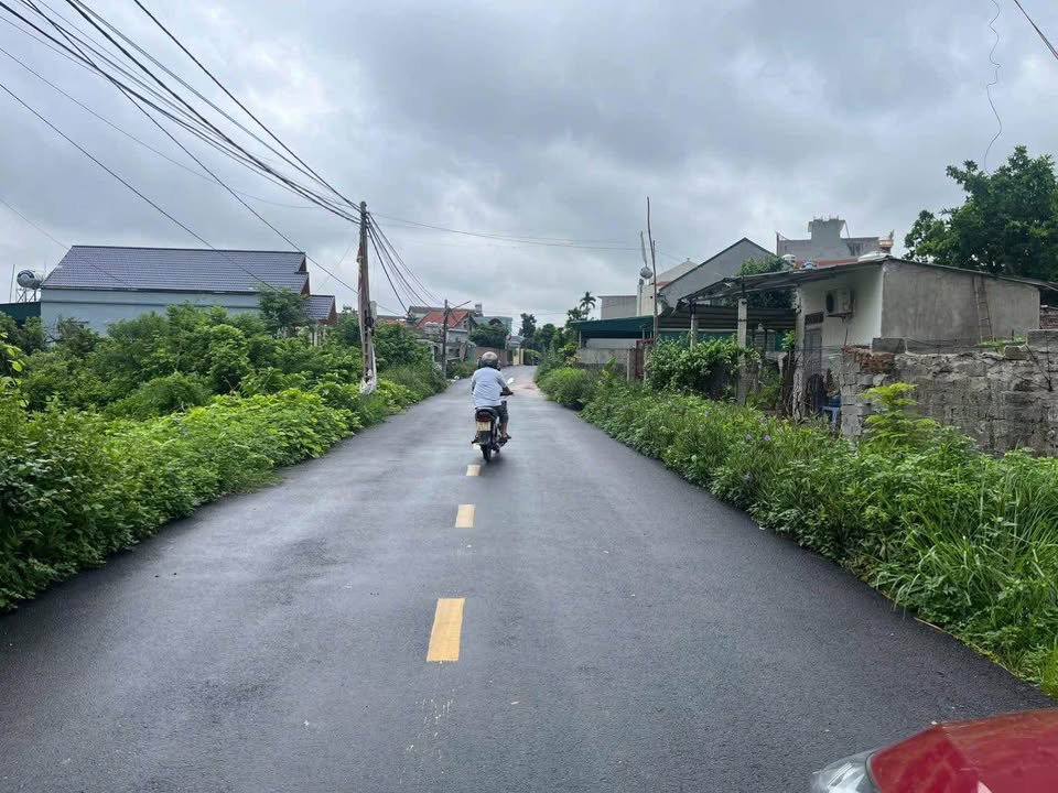 Đất nền Phương Đông Uông Bí 150m² - Đường to ô tô, sổ đỏ chính chủ!