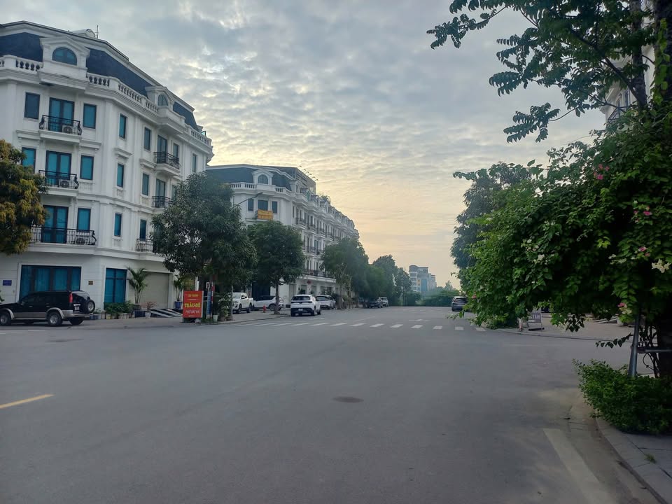 Nhà phố Luxury Kiến Hưng Hà Đông 130m² - Mặt tiền kinh doanh đắc địa!