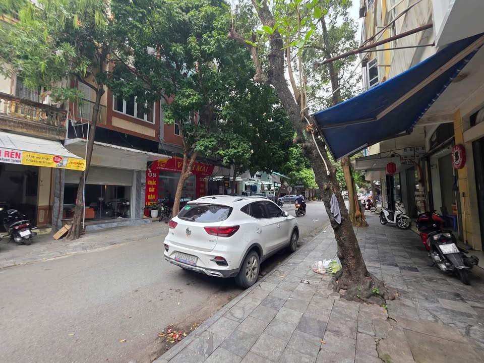 Nhà Phố Hàng Than 115m² - Mặt tiền kinh doanh đắc địa!