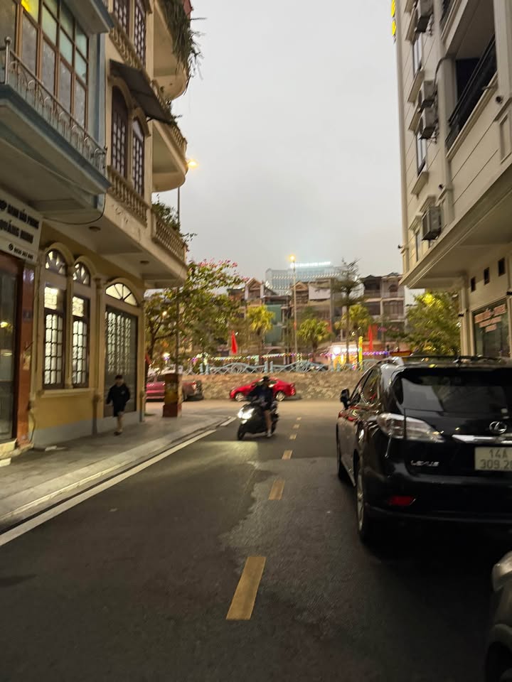 Nhà Riêng Phường Hồng Gai, Hạ Long 60m² - Vị trí đẹp, Sổ hồng sẵn!