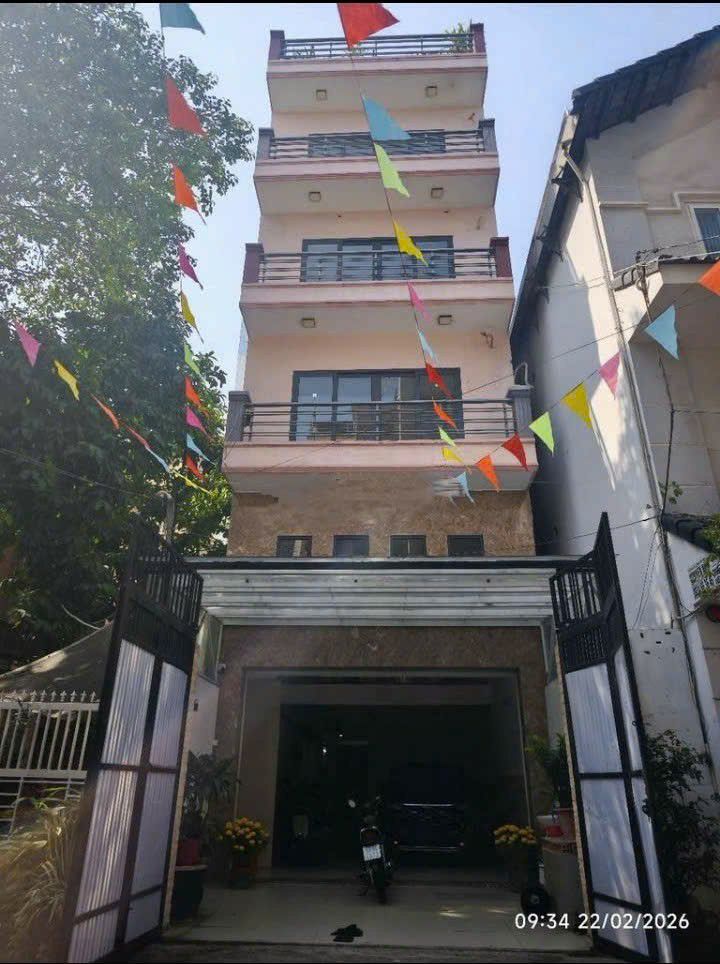 Nhà nguyên căn Cộng Hòa 141m² 60 triệu - Sẵn sàng vào ở