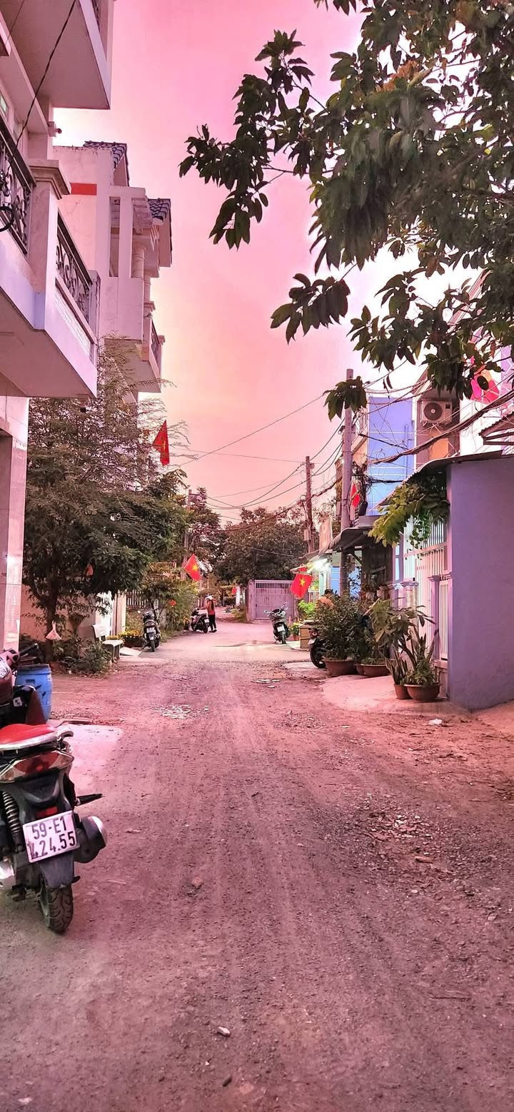 Cho thuê nhà 3PN, P. Thạnh Lộc, Q12 - Hẻm xe tải, full nội thất