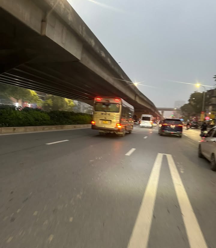 Bán nhà Cầu Giấy 45m² 6 tầng - Lô góc ô tô vào nhà!