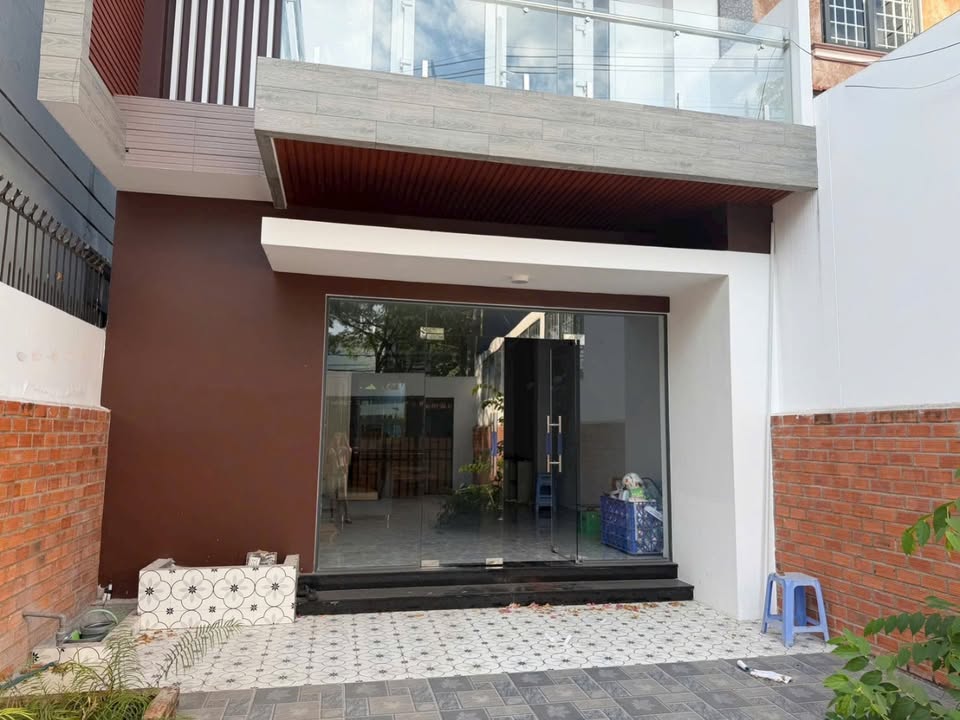 Nhà Văn Phòng Nguyễn Hữu Cảnh, Thủ Dầu Một 148m² - Sẵn sàng làm việc!