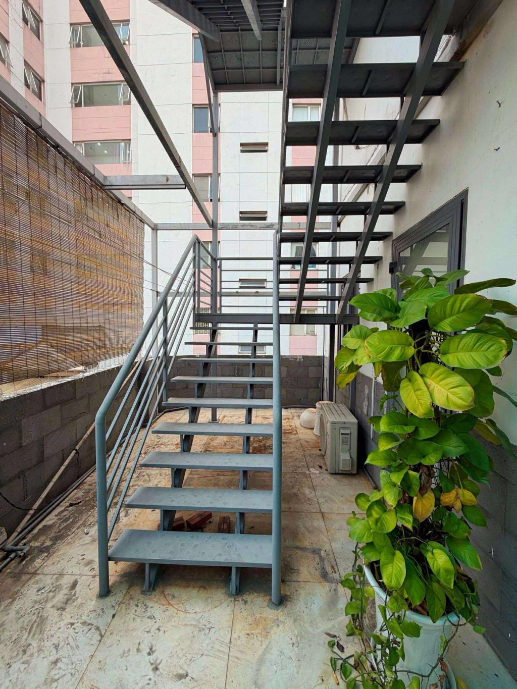 Nhà Mặt Tiền 3/2 Quận 10 - Lô Góc 3 Thoáng, 7 Tầng Kinh Doanh Đỉnh Cao