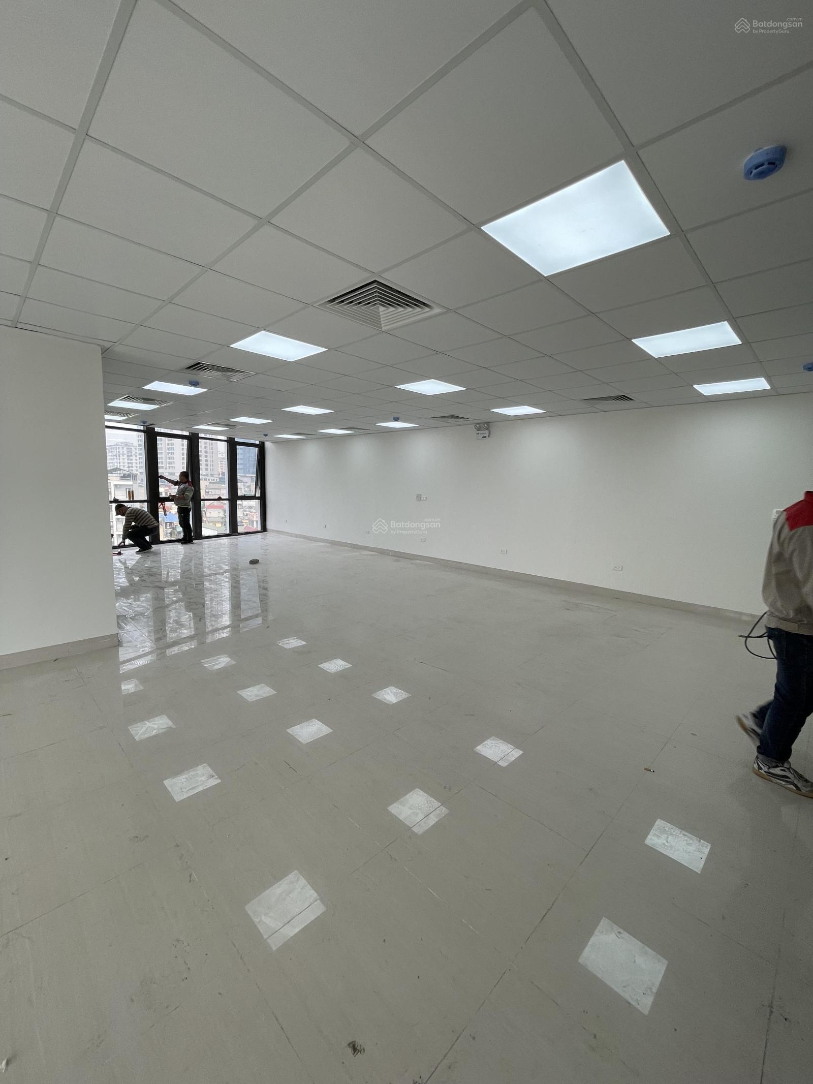 Văn phòng Cầu Giấy 150m² giá 22 triệu/tháng - Thiết kế hiện đại!