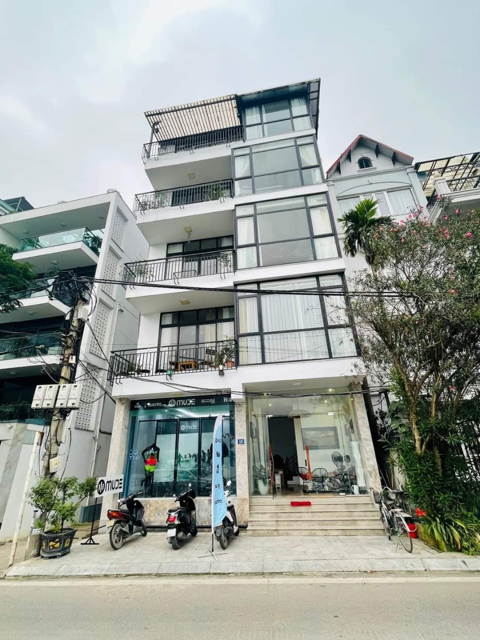 Nhà Mặt Phố Trần Kim Xuyến 160m² - Kinh Doanh Đỉnh Cao, Vỉa Hè 15m