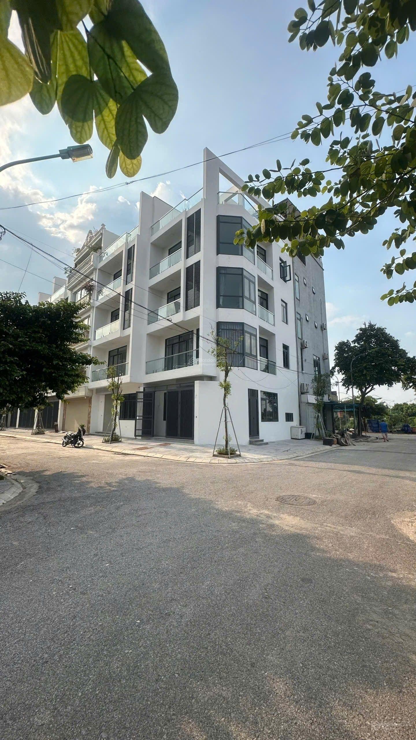 Nhà Riêng Thạch Bàn 66m² giá 25 triệu/tháng - Ô tô vào tận nhà!