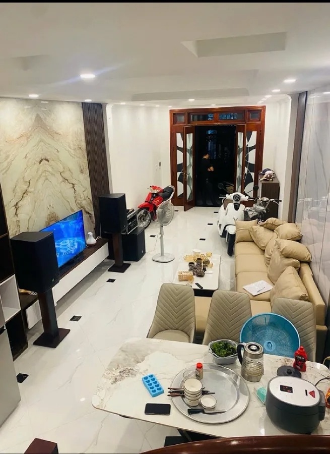 Nhà Bồ Đề Long Biên 44m² – Chính chủ bán, ô tô đỗ cổng!