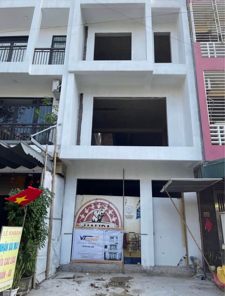 Nhà 75m² Sổ Hồng Chính Chủ - Đường 6m Vỉa Hè 4m, TP Thanh Hóa