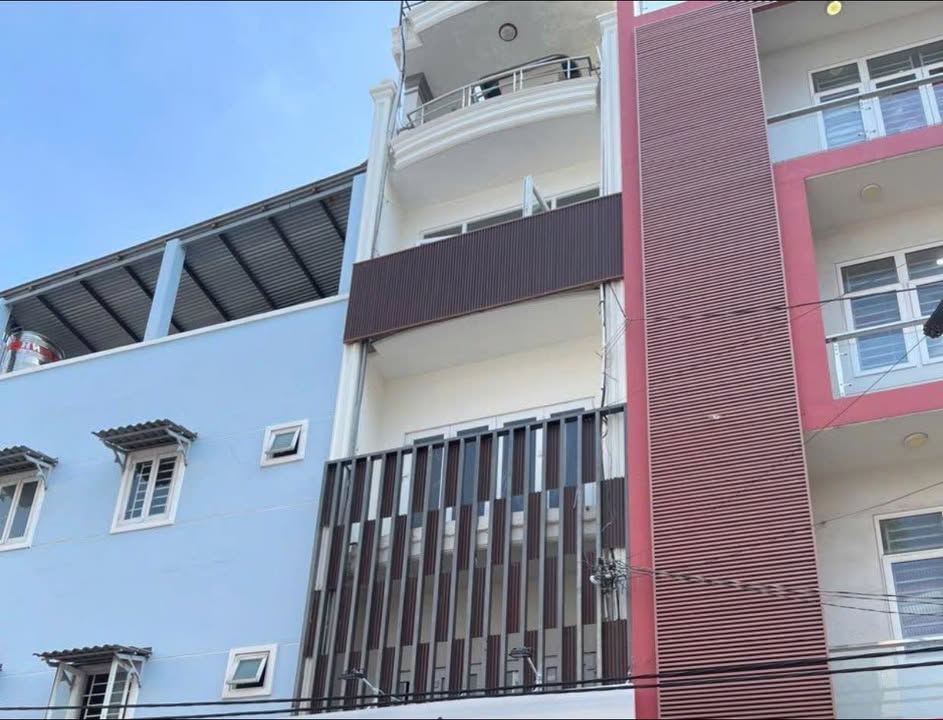 Nhà mặt tiền Bàu Cát, Tân Bình 32m² giá 18 triệu - Mặt tiền kinh doanh