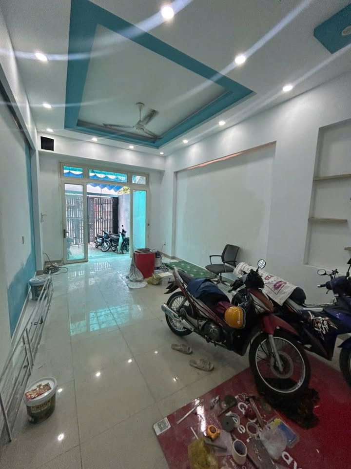 Nhà Phố Tân Bình Phường 15 92m² - Mặt tiền kinh doanh đắc địa!