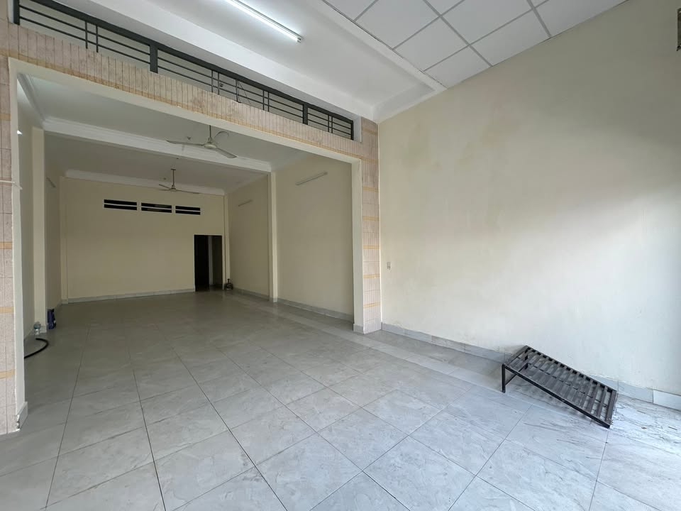 Nhà mặt tiền Hoàng Hoa Thám 100m² - Kinh doanh sầm uất, giá 40 triệu!