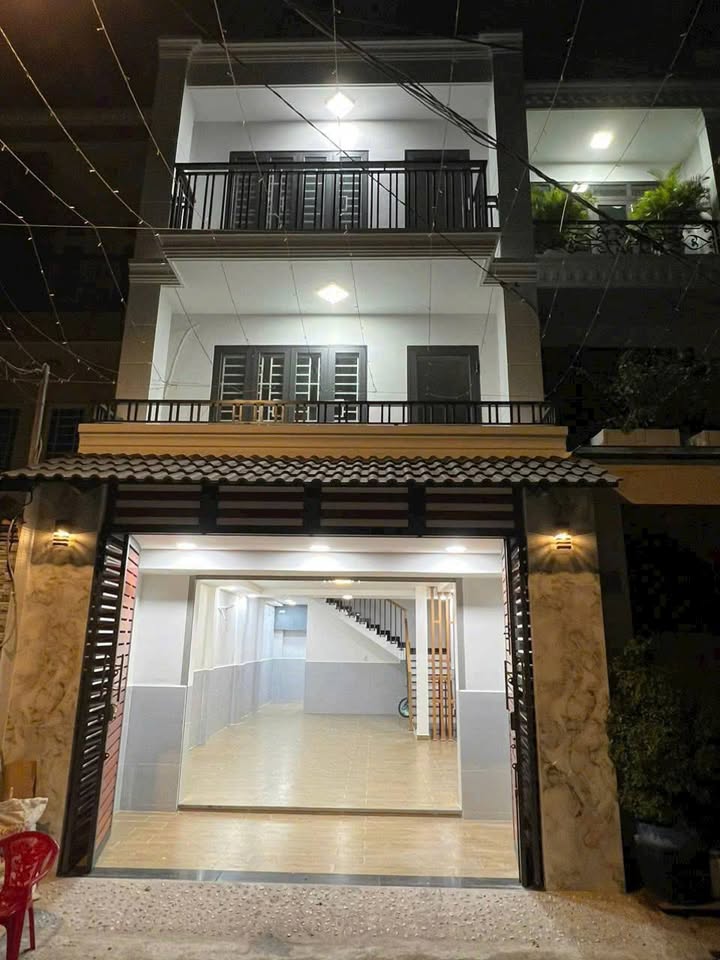 Nhà 3PN 2 lầu đường 6m Bình Tân - Giá 14 Triệu/tháng