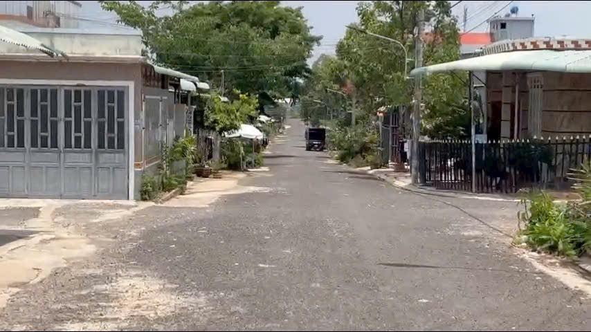 Nhà riêng Thuận Phú, Đồng Phú 100m² - Sổ hồng sẵn, giá chỉ 1.1 tỷ!