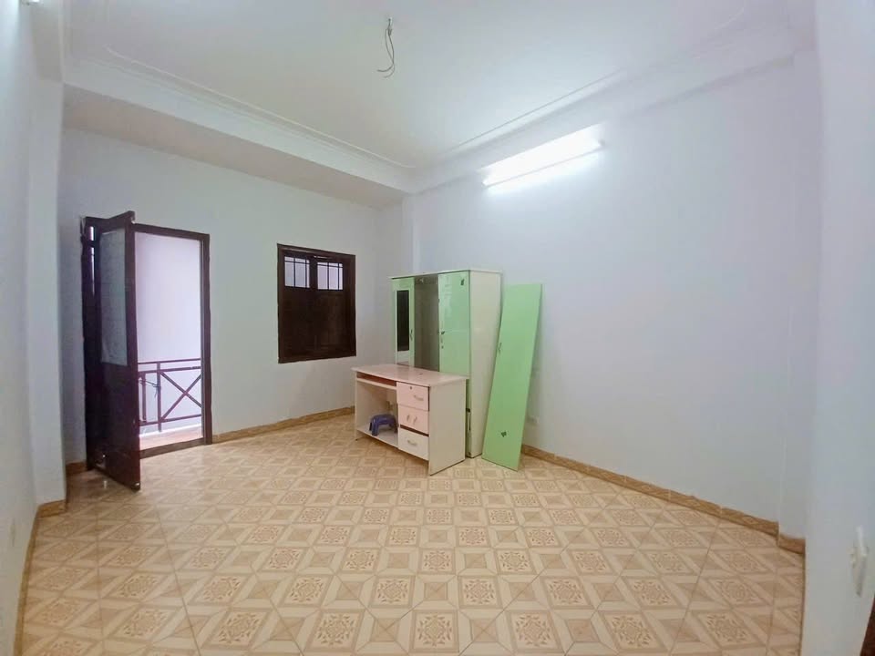 Nhà Riêng 30m² 4 Tầng Ngõ 17x Giải Phóng - Giá 8 Triệu/Tháng