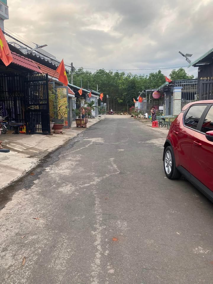 Đất Nền Đồng Xoài 150m² - Sổ Đỏ 700 Triệu - Dân Cư Đông Đúc