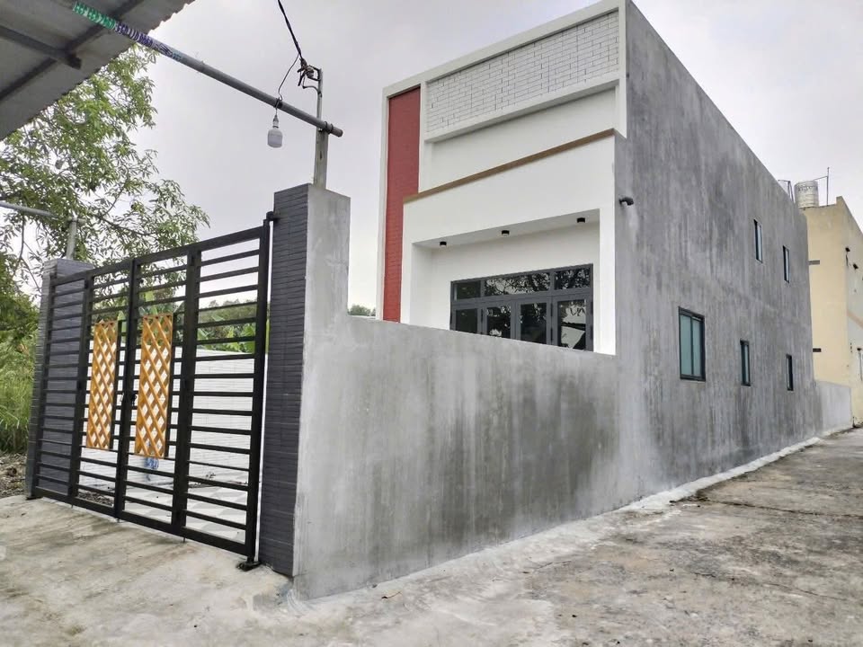 Nhà Nguyên Căn 2 Tầng Phùng Hưng, Long Thành - 3PN Giá 7 Triệu