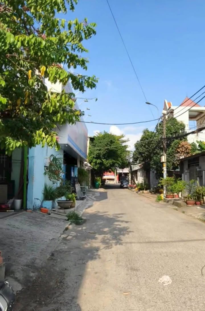 Đất nền Tô Ký Hóc Môn 180m² 8.6 tỷ - Sổ đỏ