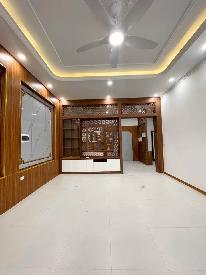 Nhà 58m² Ngọc Thụy, Long Biên - Sổ đẹp, 5 Ngủ, Giá Hơn 8 Tỷ