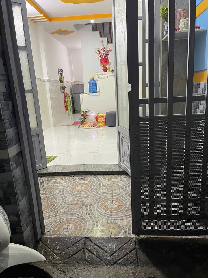 Cho thuê nhà 3 tầng mặt tiền gần Vòng Xoay Tân Kim, Long An - Giá 4 Triệu/tháng