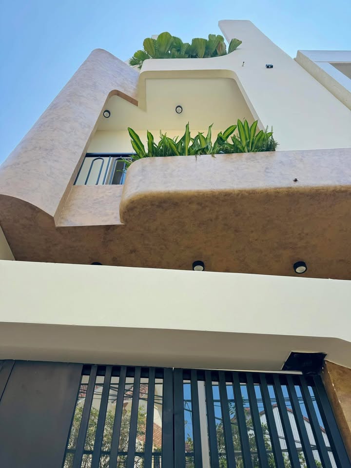 Nhà 3 Tầng Kiệt Trần Cao Vân, Đà Nẵng - 54m² Gần Biển, Sẵn Sàng Ở Ngay