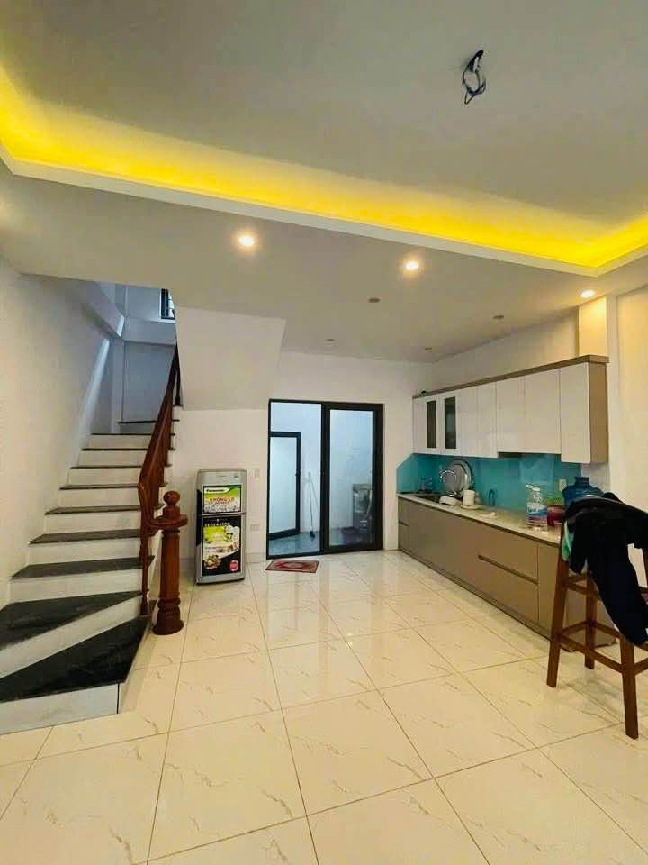 Cho thuê nhà 3 tầng mới xây đường Nguyễn Danh Đới, TB - 4.5 triệu/tháng