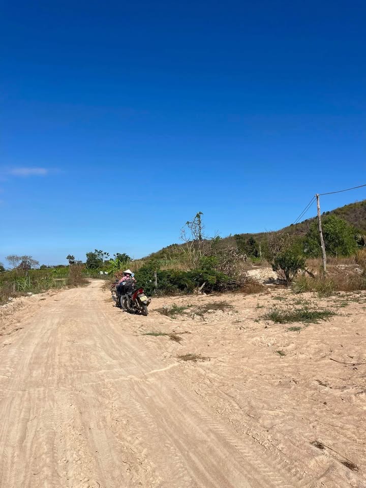 Đất nền Hàm Thuận Nam 2800m² giá 672 triệu - Sổ hồng chính chủ!