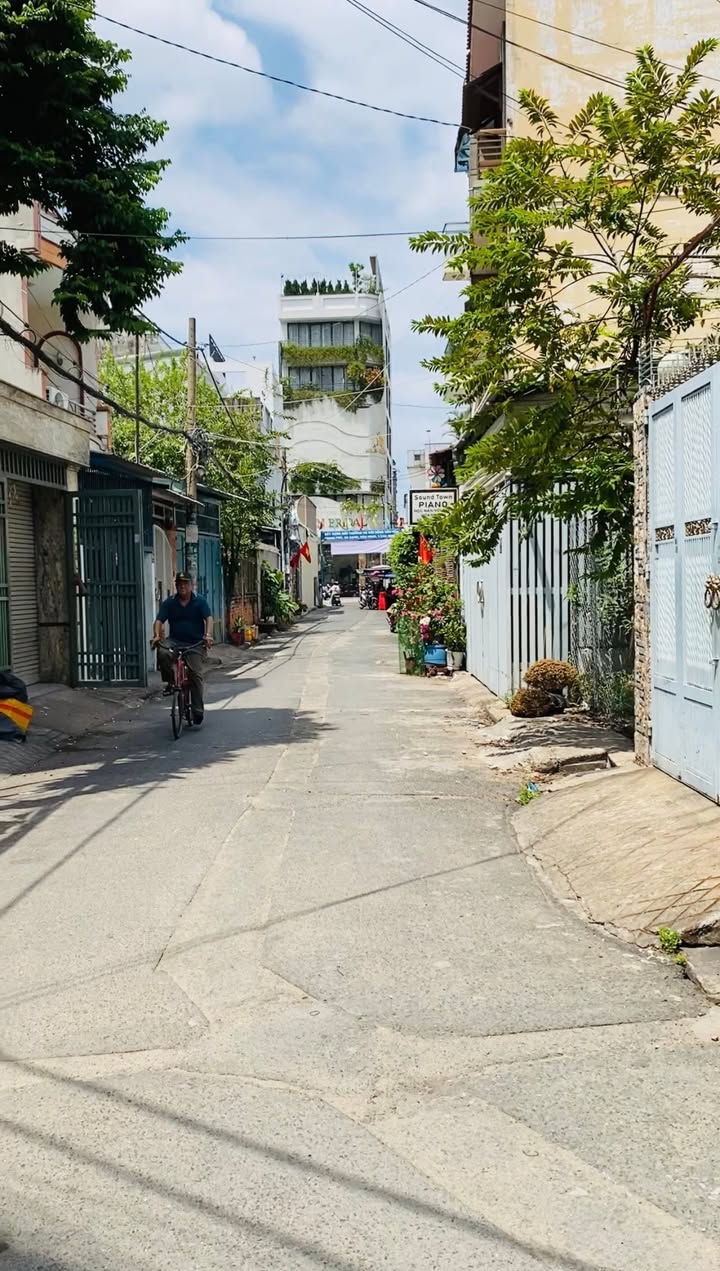 Nhà Hẻm Xe Hơi Tân Phú - Căn Góc 55m², 4 Tầng, 4PN - 8.2 Tỷ