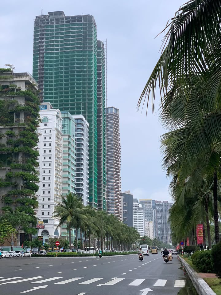 Nhà Mặt Tiền Ô Tô - 72m² - Cách Biển Sơn Trà Vài Bước - Đà Nẵng