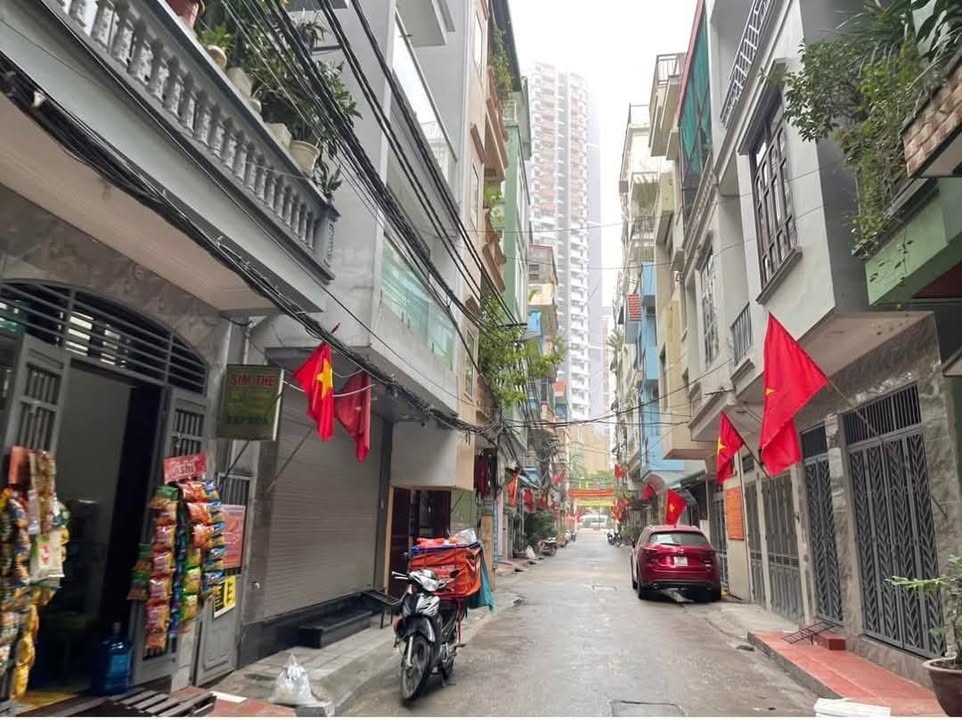 Nhà Riêng Ngõ 299 Hoàng Mai 50m² - Ô tô vào tận nhà!