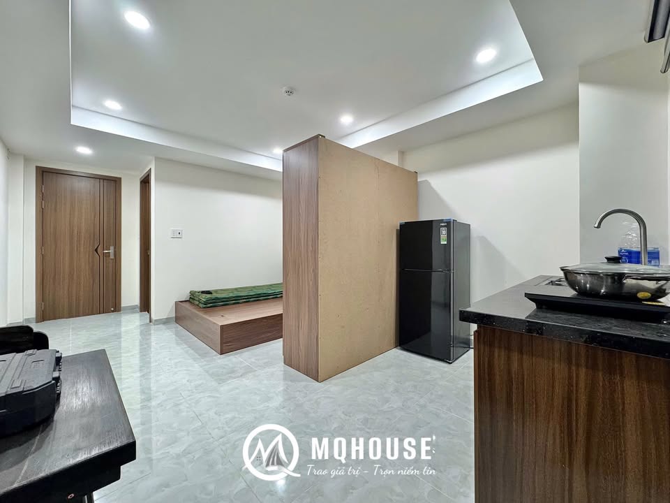 Cho thuê căn hộ P.15 Tân Bình, 60m² - Full nội thất, giếng trời thoáng mát