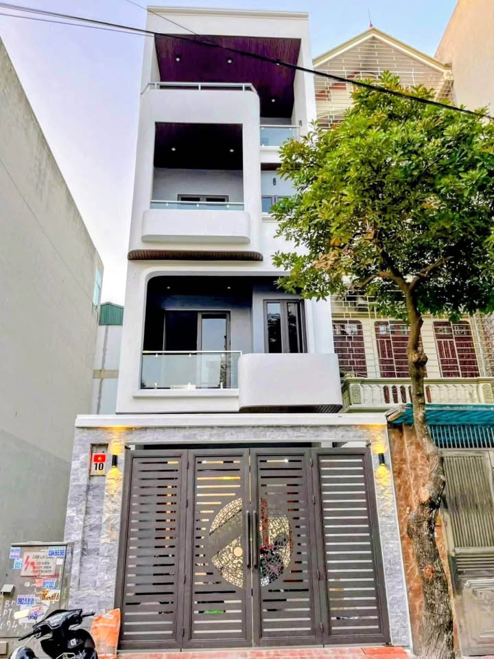 Nhà 4 Tầng Thang Máy Mặt Tiền Hòa Vượng, Nam Định - 81m², 6.6 Tỷ